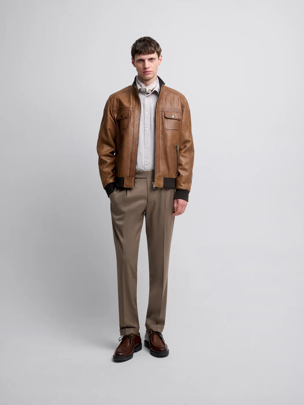 Blouson en cuir col montant - Image 4