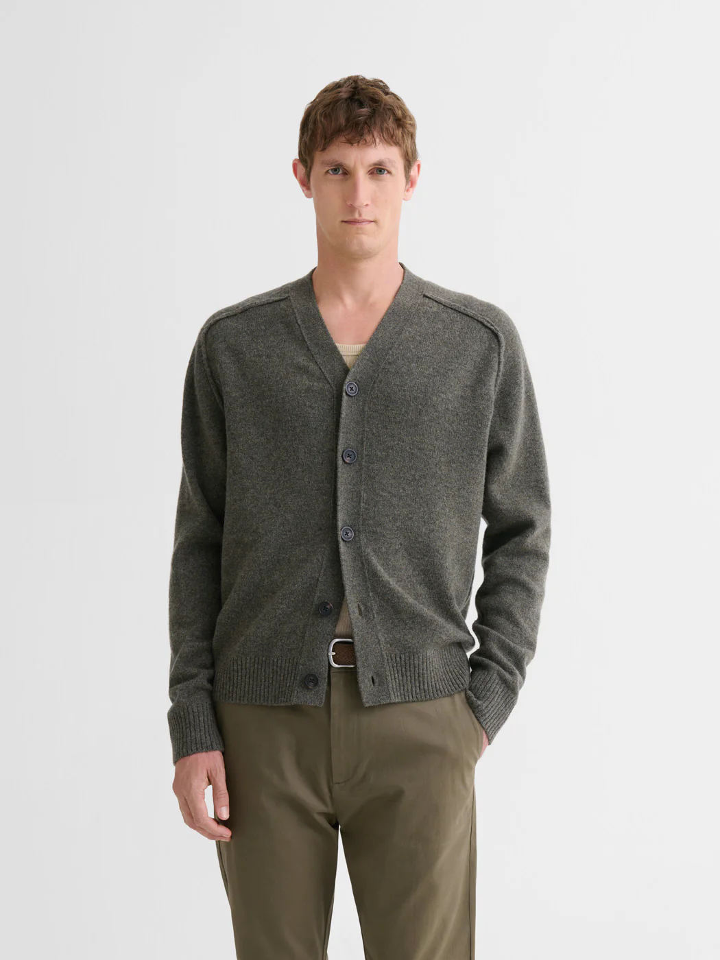 Cardigan boutonné en laine certifiée