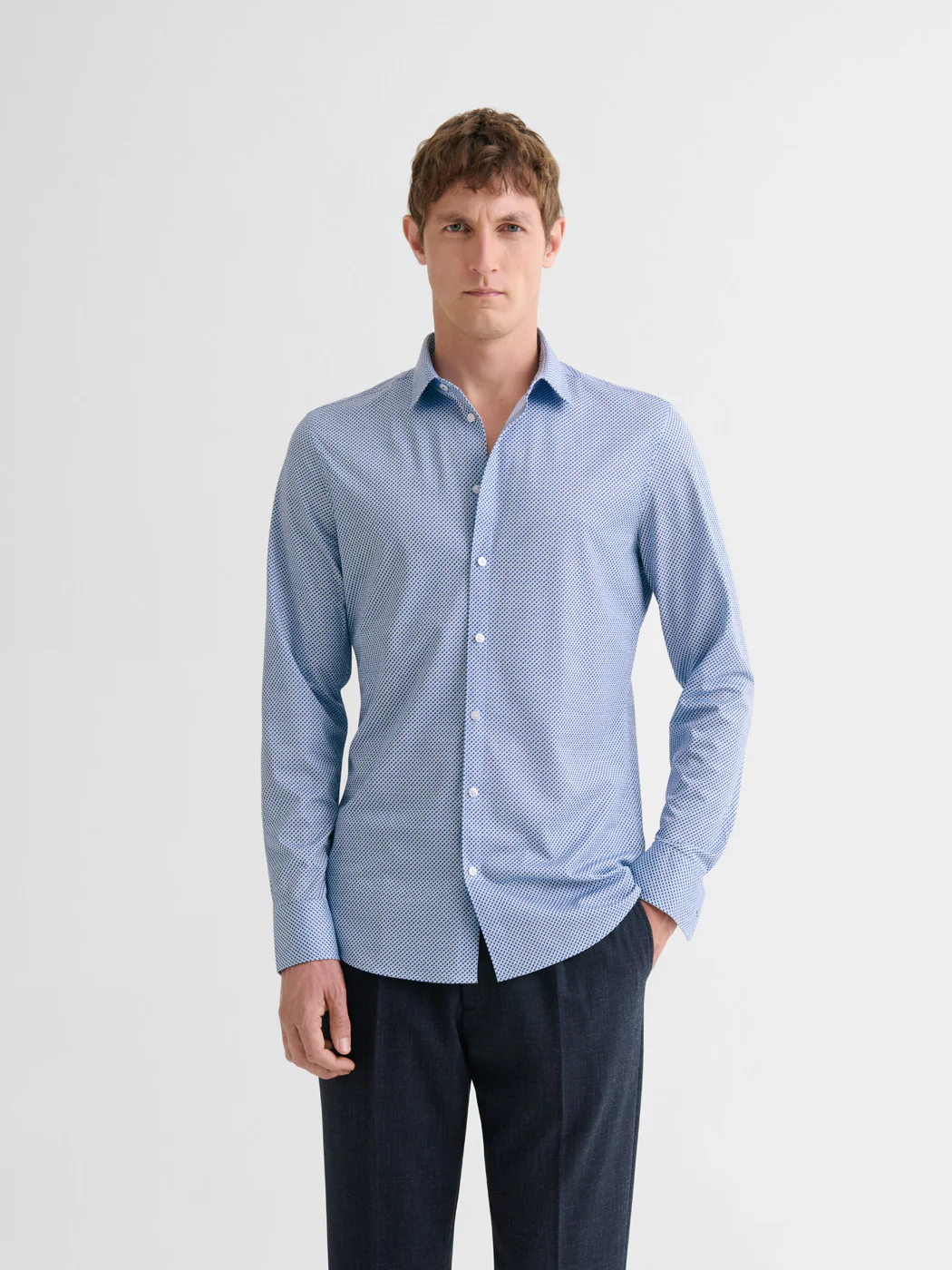 Chemise extraslim tissu traveler à motif