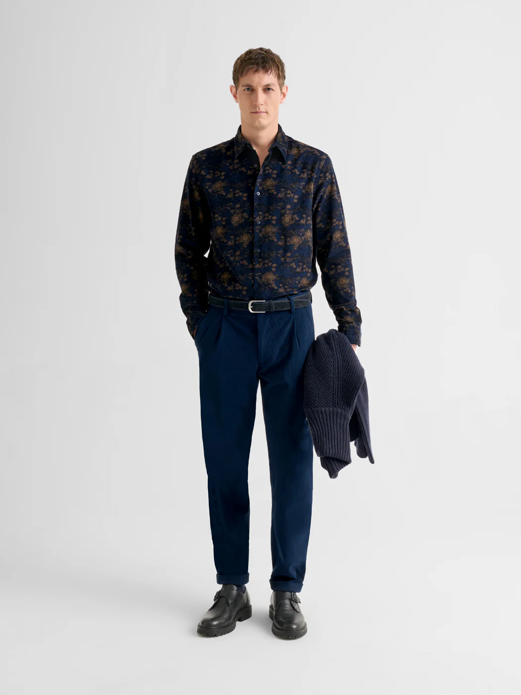 Pantalon à pinces en velours côtelé