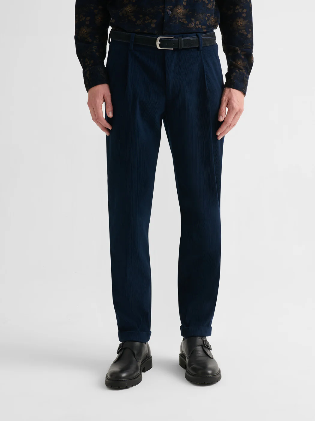 Pantalon à pinces en velours côtelé - Image 2