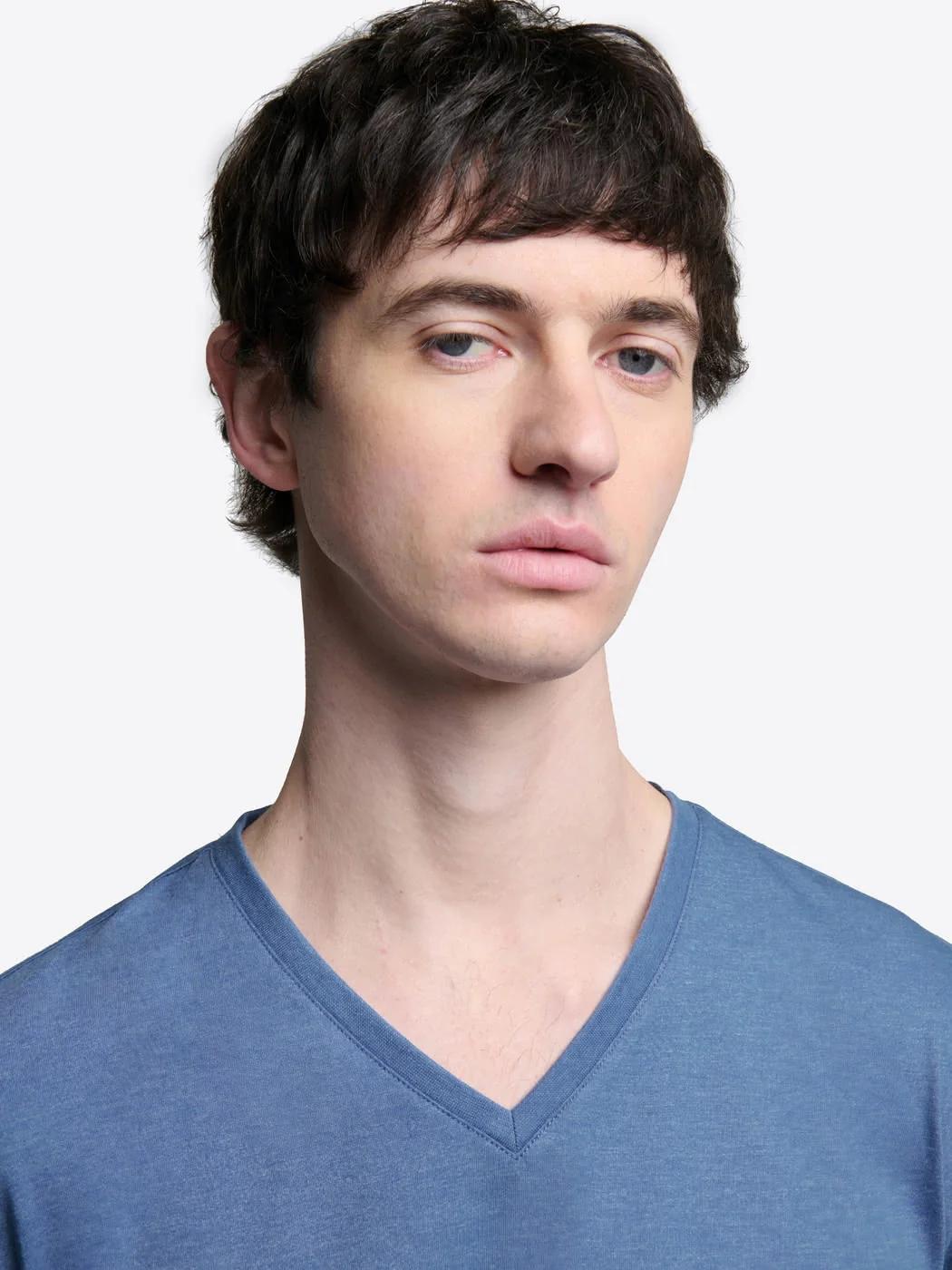 T-shirt col V en coton Supima® - Image 5