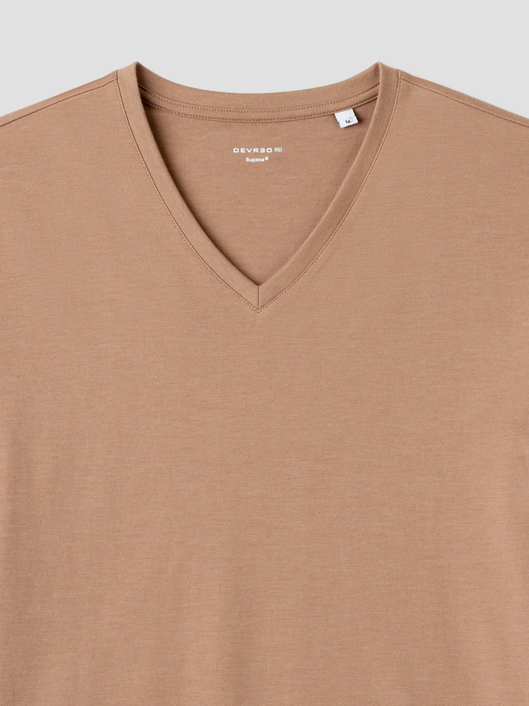T-shirt col V en coton Supima® - Image 6