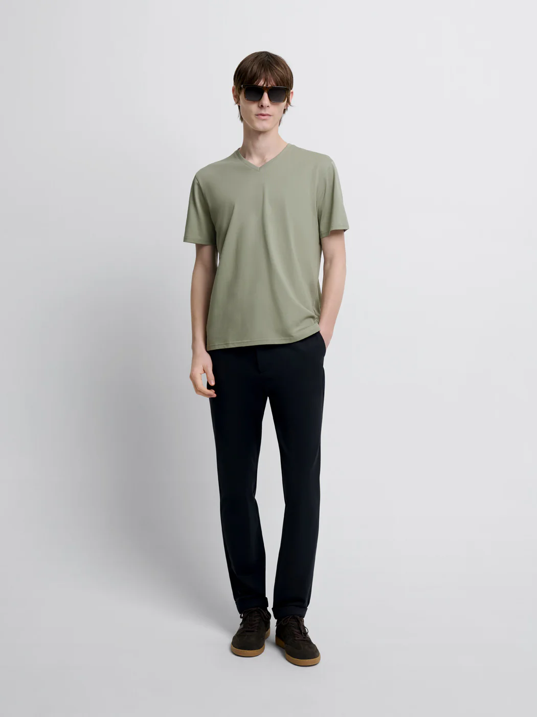 T-shirt col V en coton Supima® - Image 4