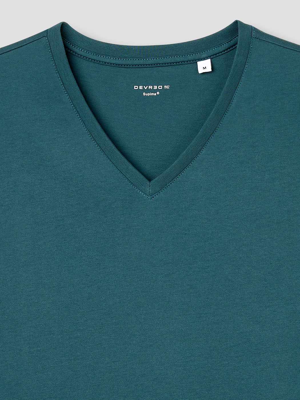 T-shirt col V en coton Supima® - Image 6